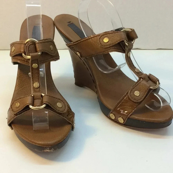 BCBG MAXAZRIA Tan & Brown Leather Wedges Size 8.5 - Picture 3 of 15